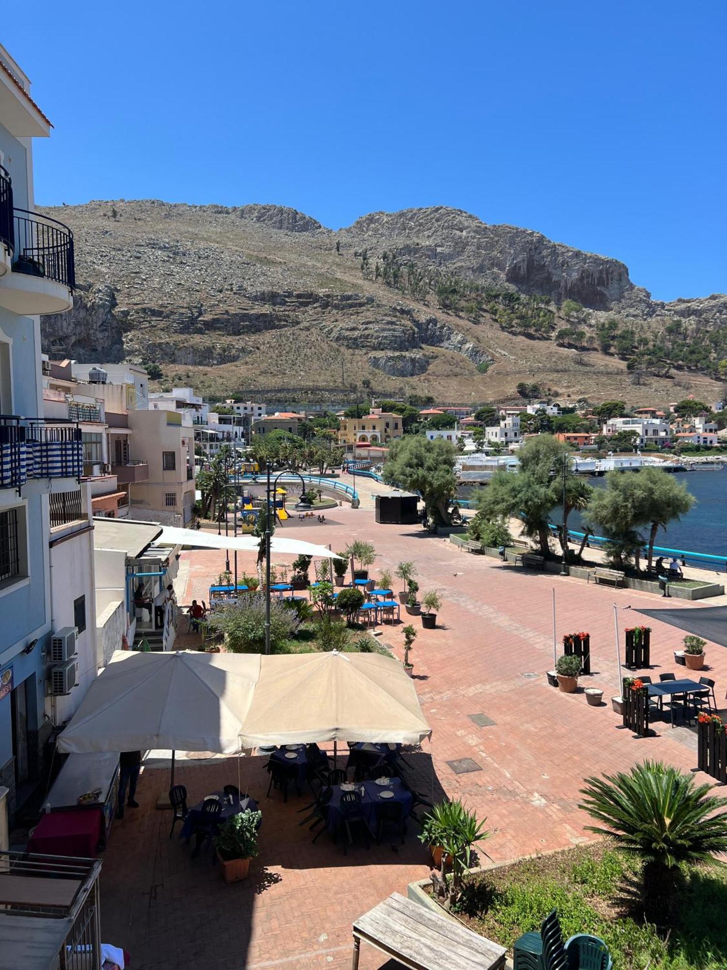 La Piazzetta A Mare Holiday House Sferracavallo Exteriör bild