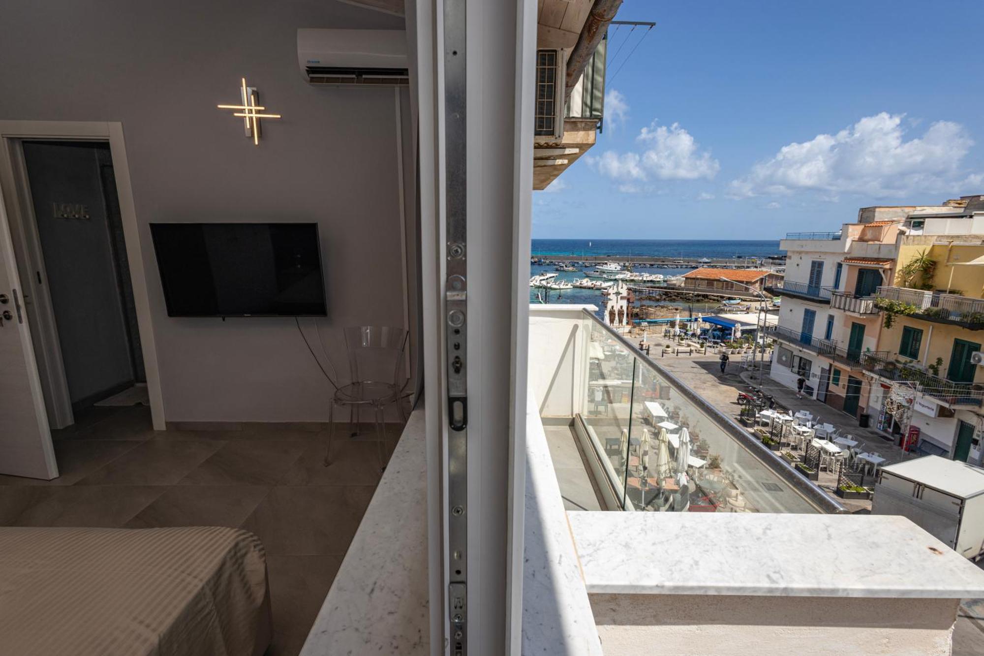 La Piazzetta A Mare Holiday House Sferracavallo Exteriör bild