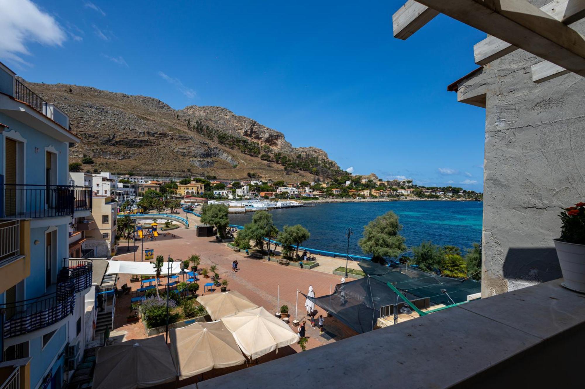 La Piazzetta A Mare Holiday House Sferracavallo Exteriör bild