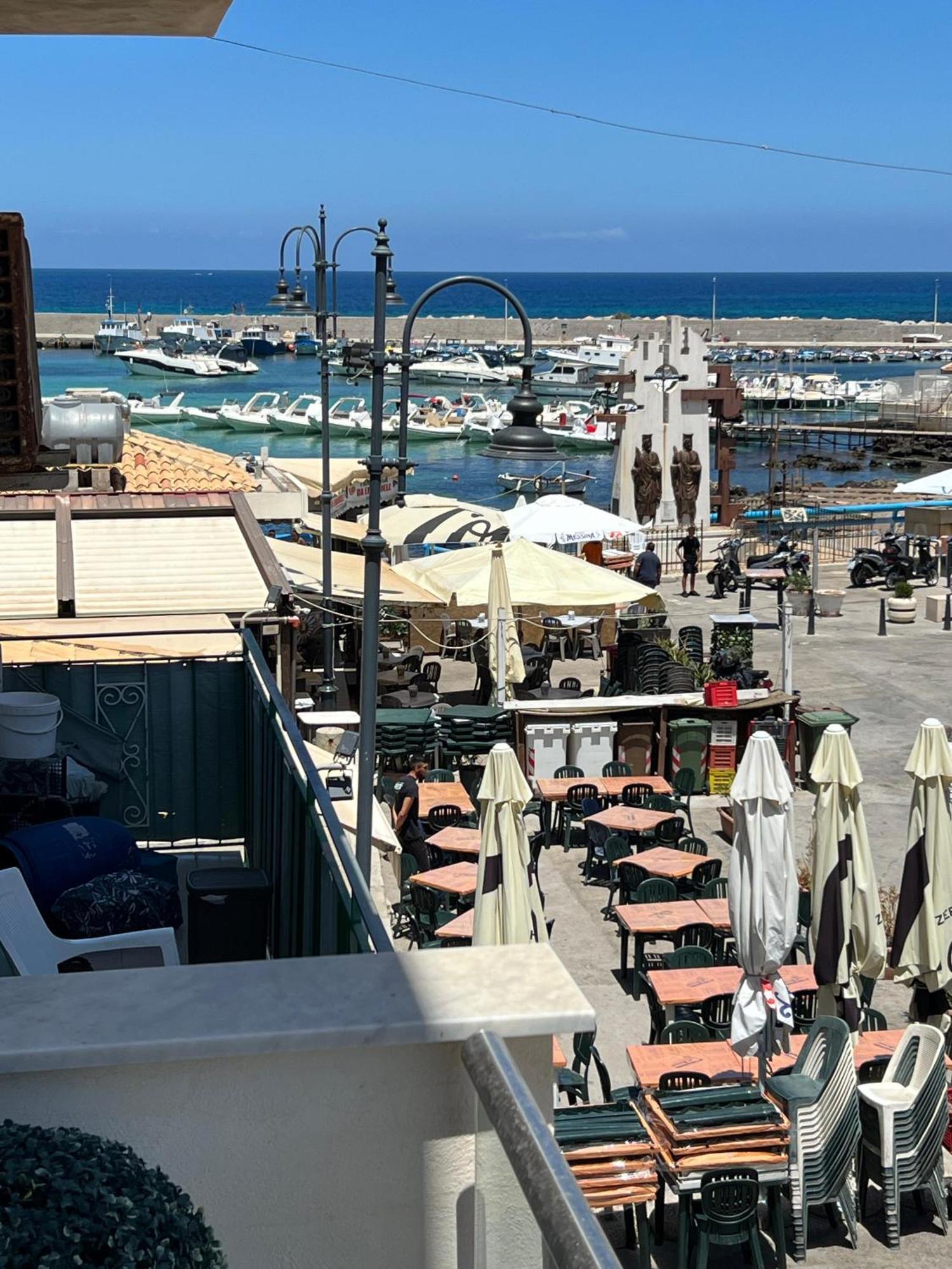 La Piazzetta A Mare Holiday House Sferracavallo Exteriör bild
